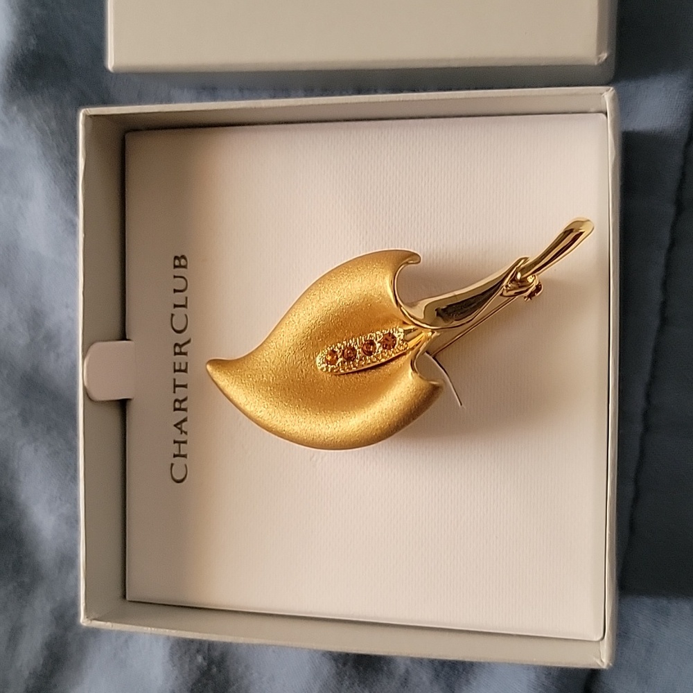 Vintage 1980s Cala Lily brooch pin with amber gems